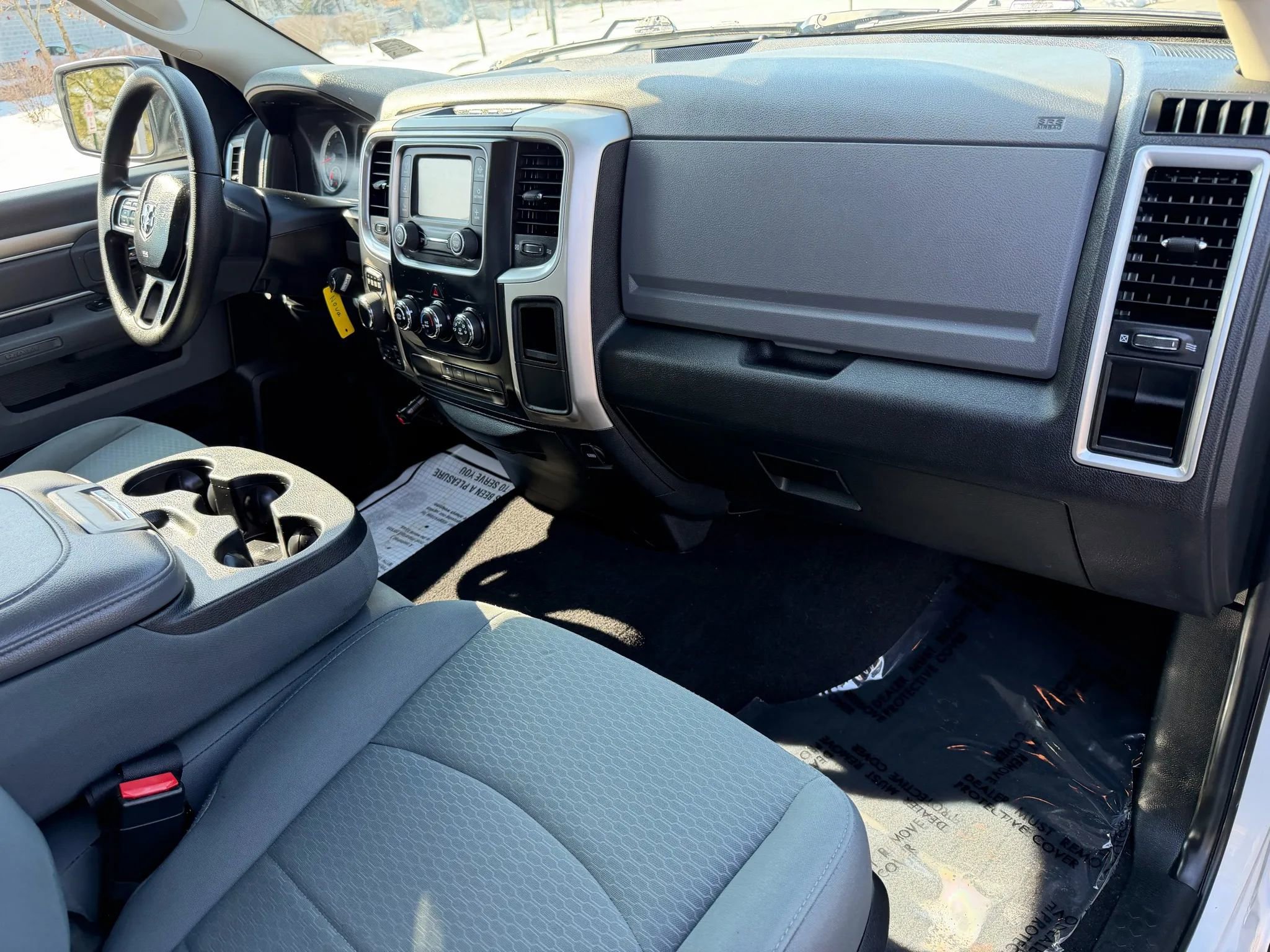 Used 2017 RAM 1500 Classic SLT AWD/4WD image 31