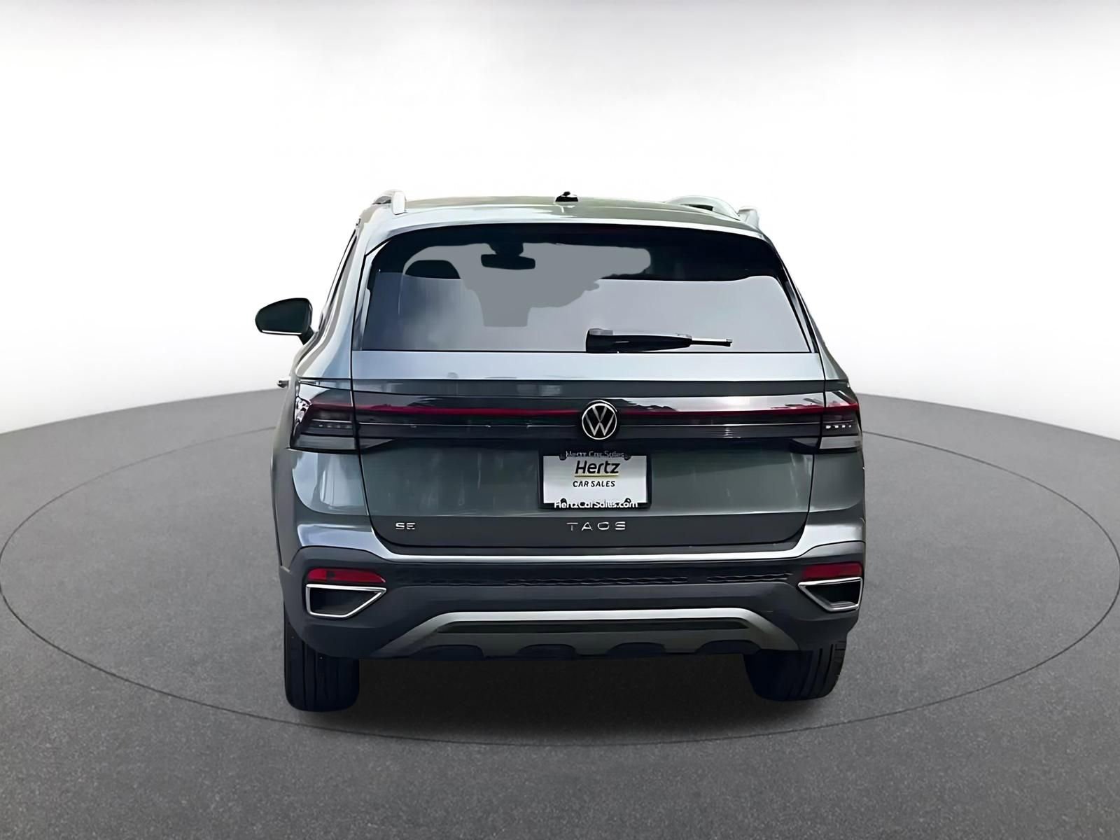 Used 2025 Volkswagen Taos SE image 12