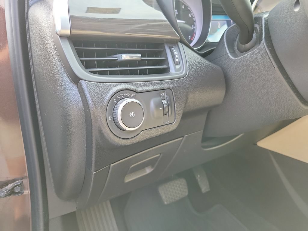 Used 2020 Buick Envision Preferred FWD image 24