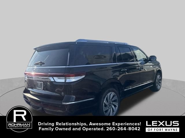 Used 2023 Lincoln Navigator L Reserve AWD/4WD image 5