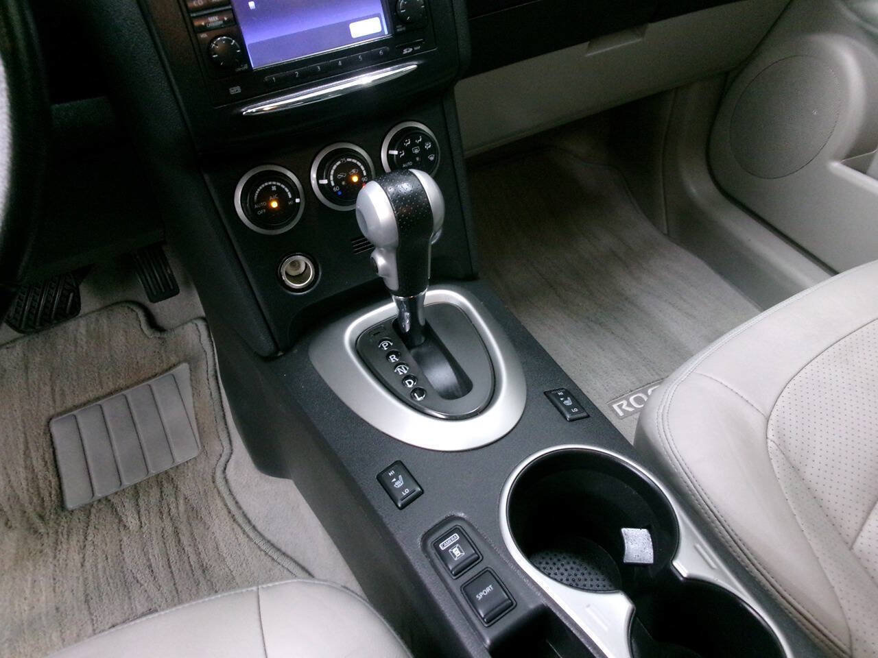 Used 2012 Nissan Rogue SL AWD/4WD image 32