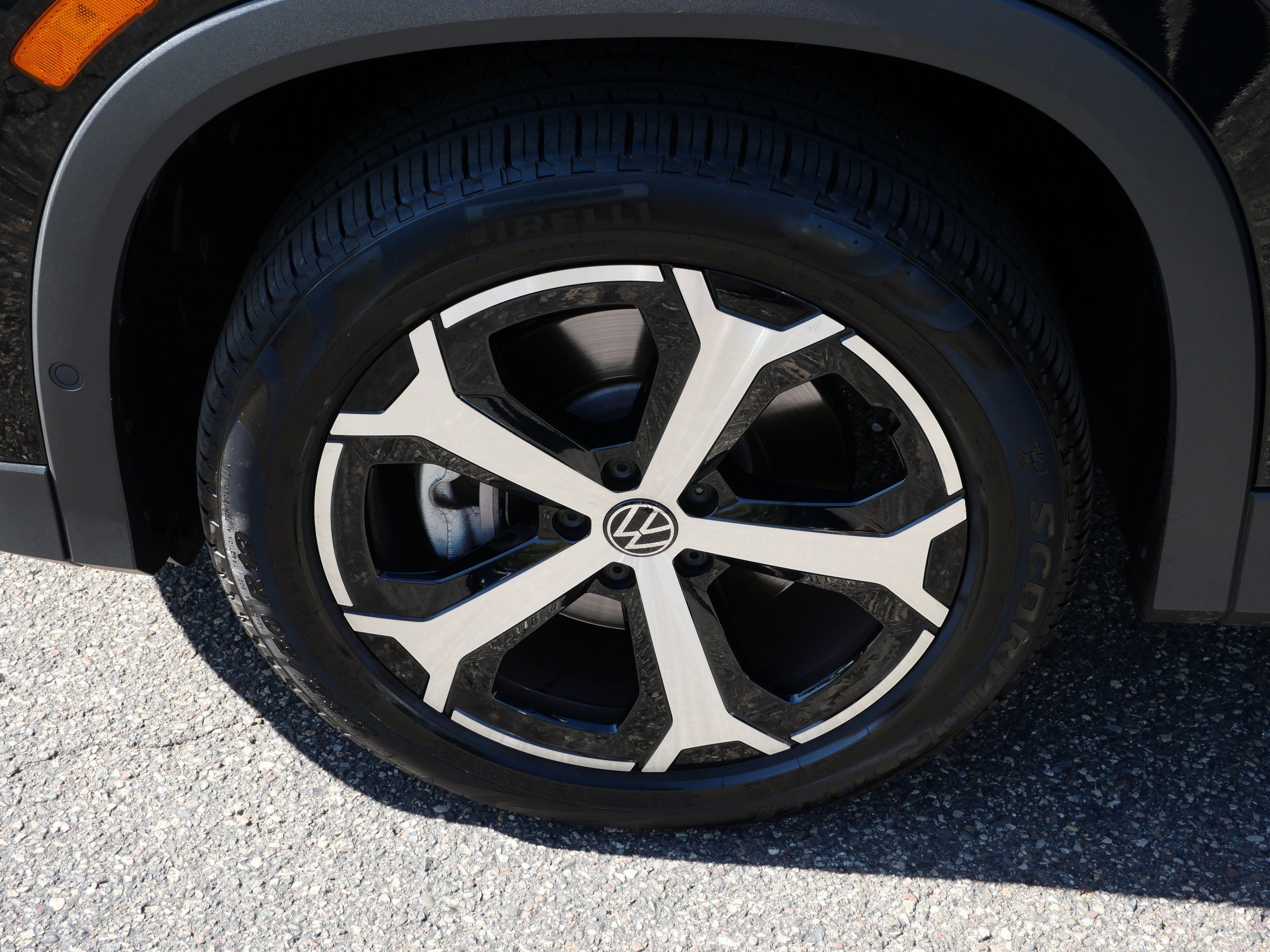 Certified 2025 Volkswagen Tiguan SE AWD/4WD image 15