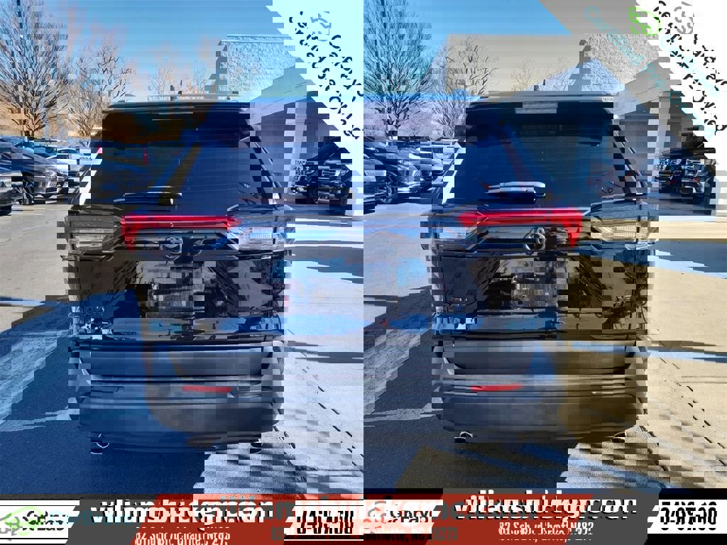 Used 2023 Toyota RAV4 XLE Premium image 8