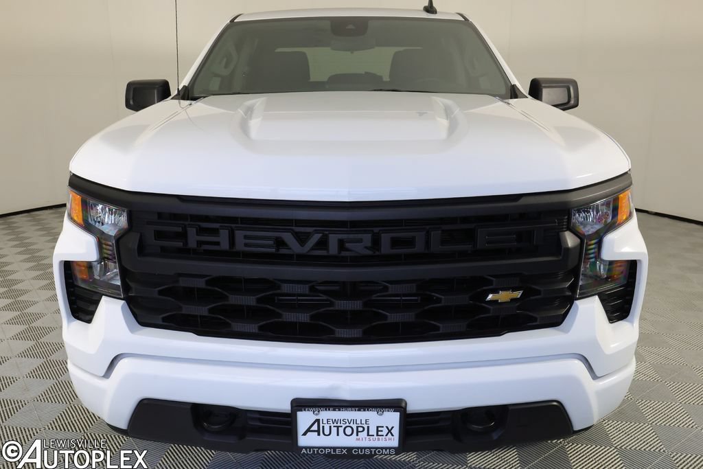 Used 2025 Chevrolet Silverado 1500 Custom RWD image 2