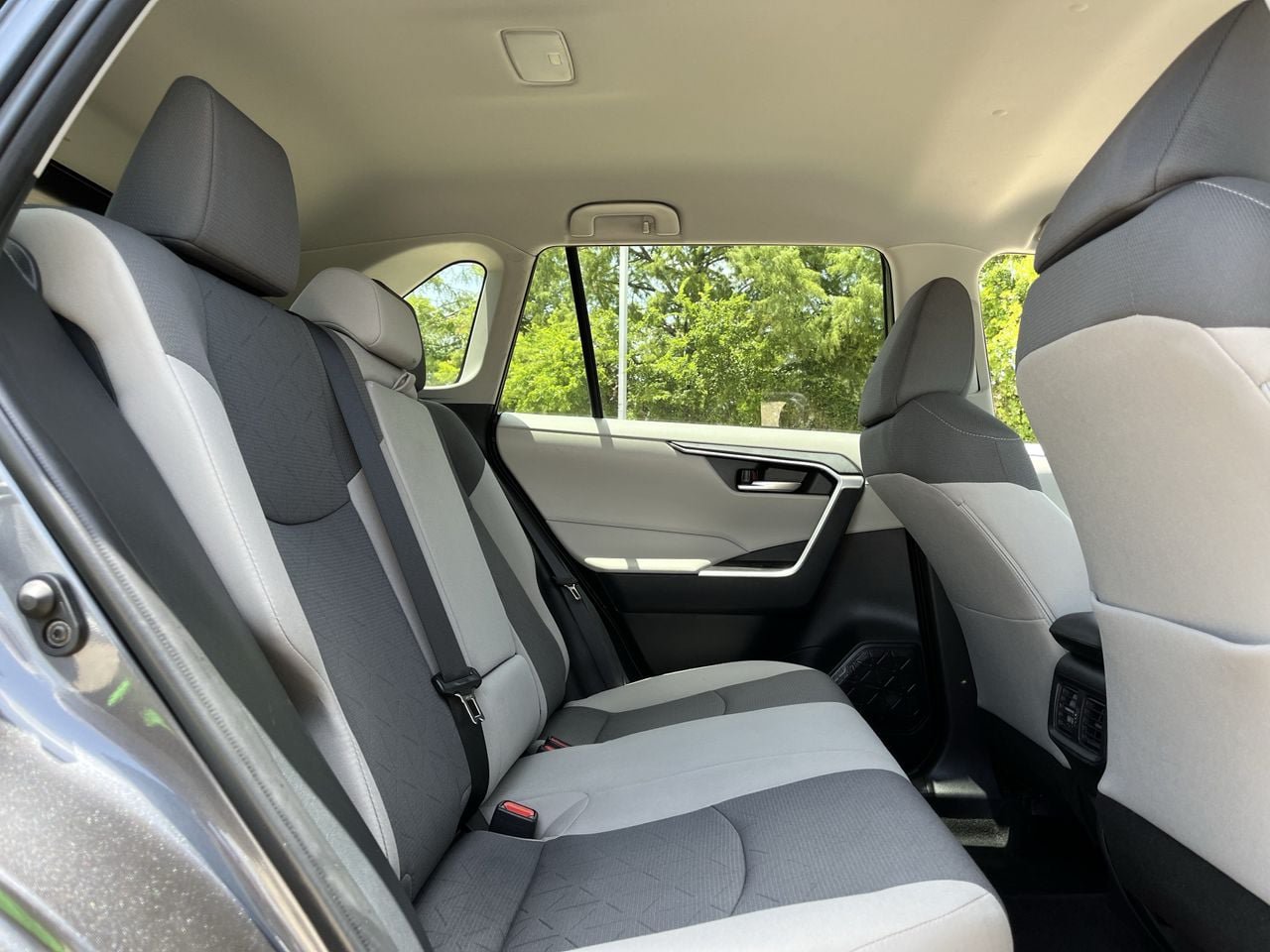 Used 2025 Toyota RAV4 XLE FWD image 27