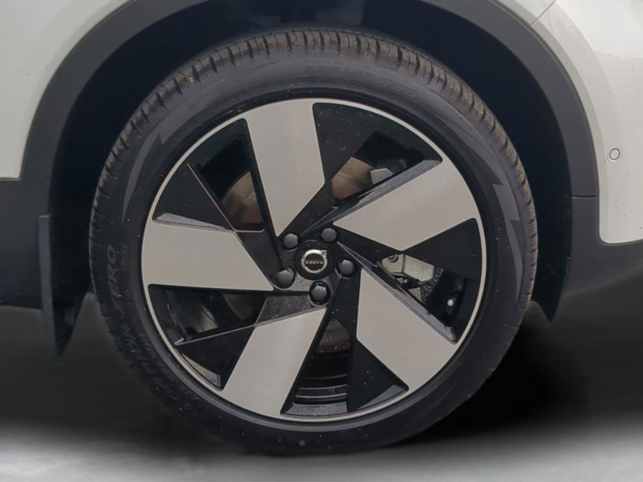 New 2024 Volvo XC40 Recharge Ultimate w/ Protection Package Premier image 28