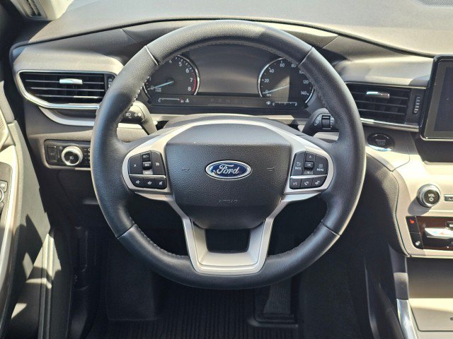 Used 2023 Ford Explorer XLT w/ Equipment Group 202A AWD/4WD image 27