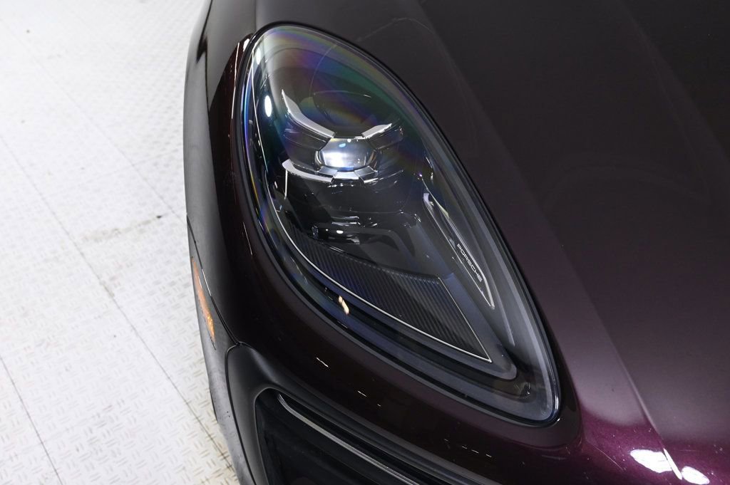 Certified 2024 Porsche Macan image 11