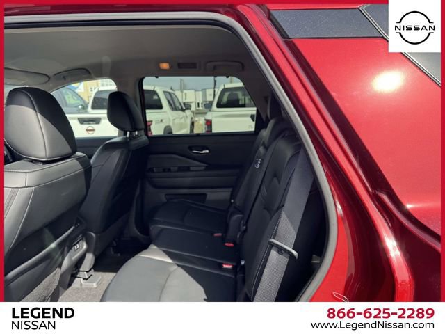 Used 2023 Nissan Pathfinder SL image 12