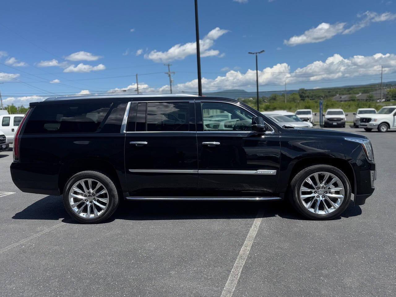 Used 2018 Cadillac Escalade ESV Premium Luxury AWD/4WD image 44