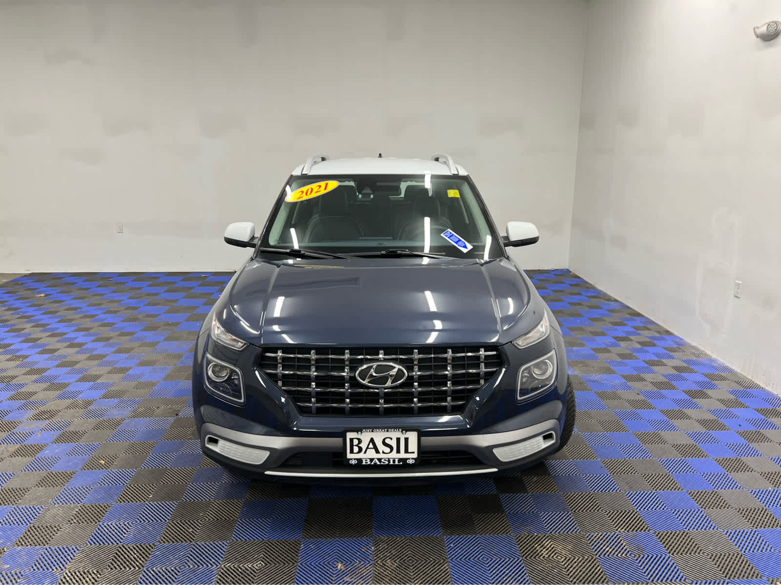 Used 2021 Hyundai Venue image 7