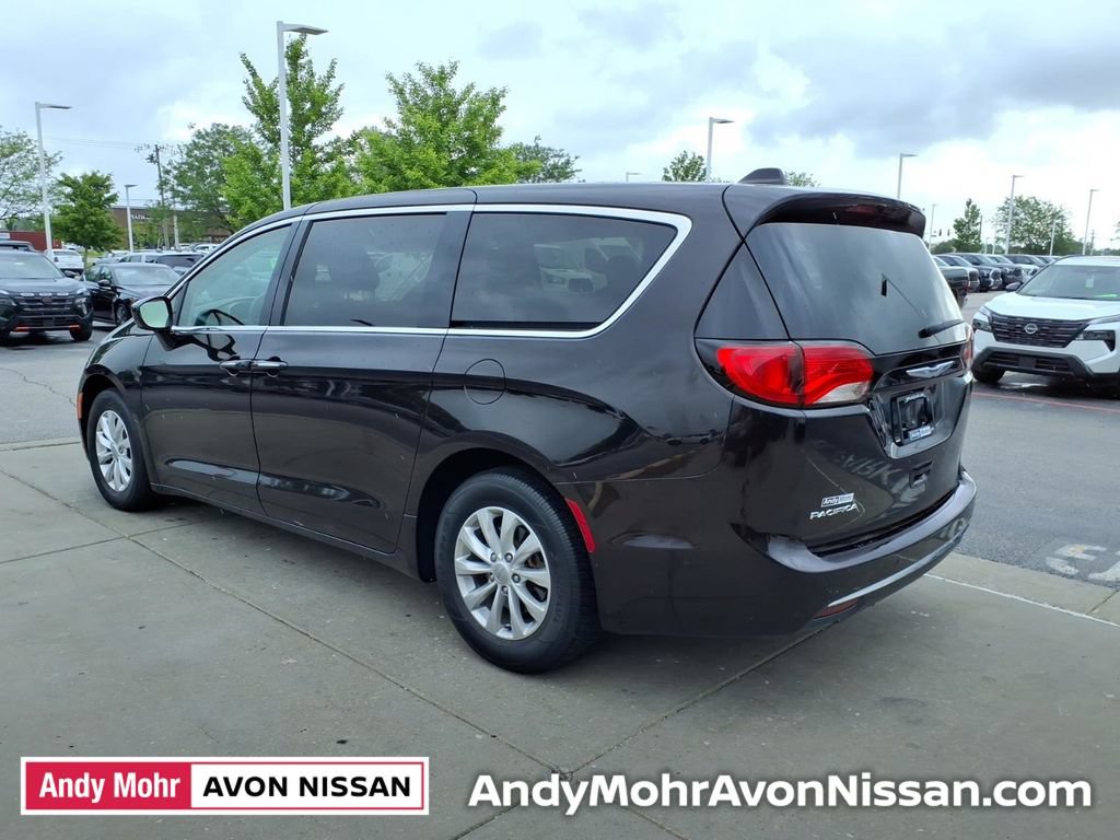 Used 2019 Chrysler Pacifica Touring Plus w/ Advanced Safetytec Group FWD image 6