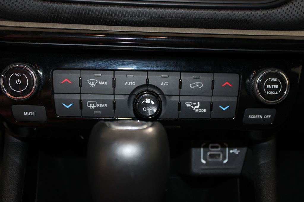 Used 2025 Jeep Compass Trailhawk AWD/4WD image 48