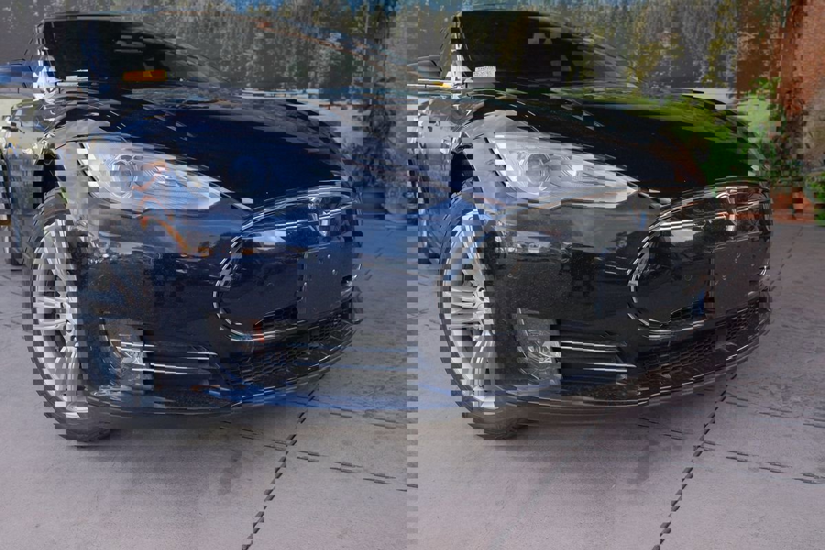 Used 2014 Tesla Model S 85 image 36