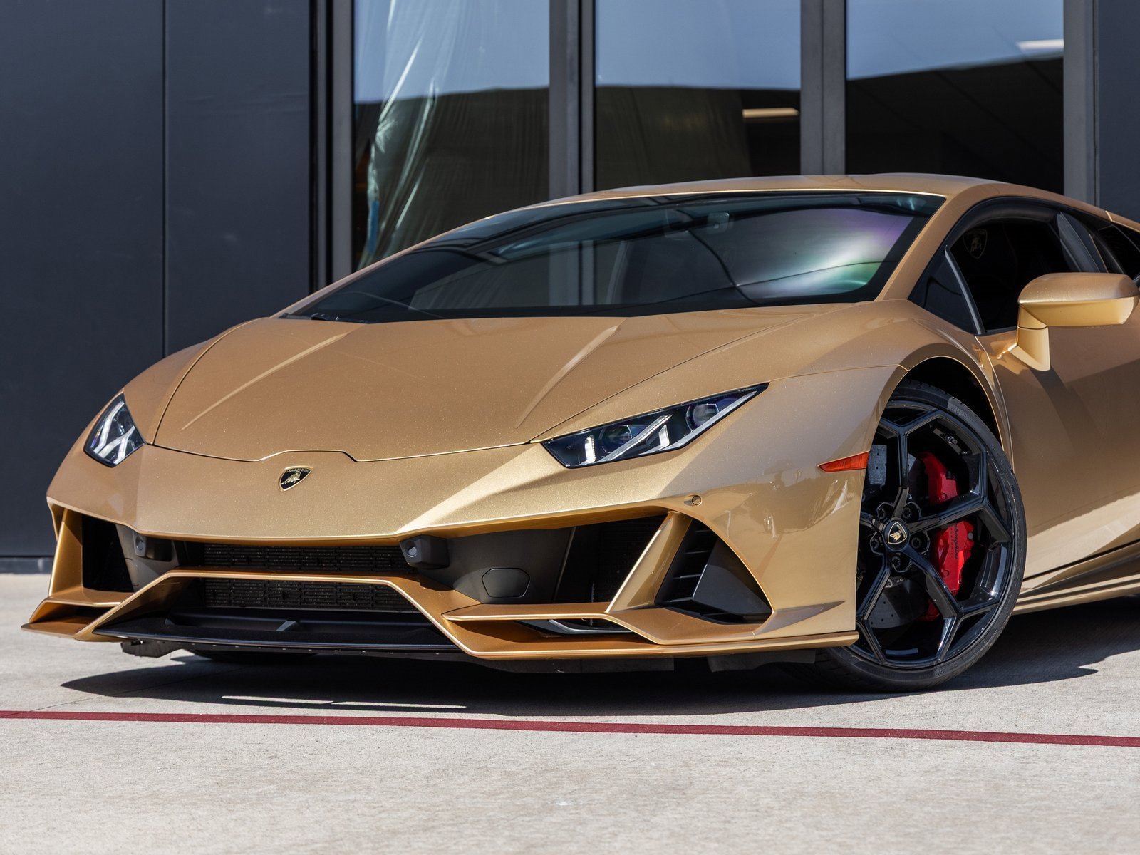 Used 2020 Lamborghini Huracan EVO image 3