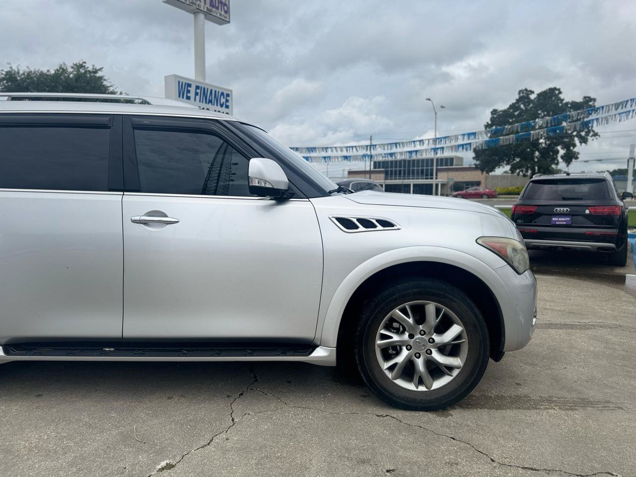 Used 2013 INFINITI QX56 4WD w/ Theater Pkg image 16