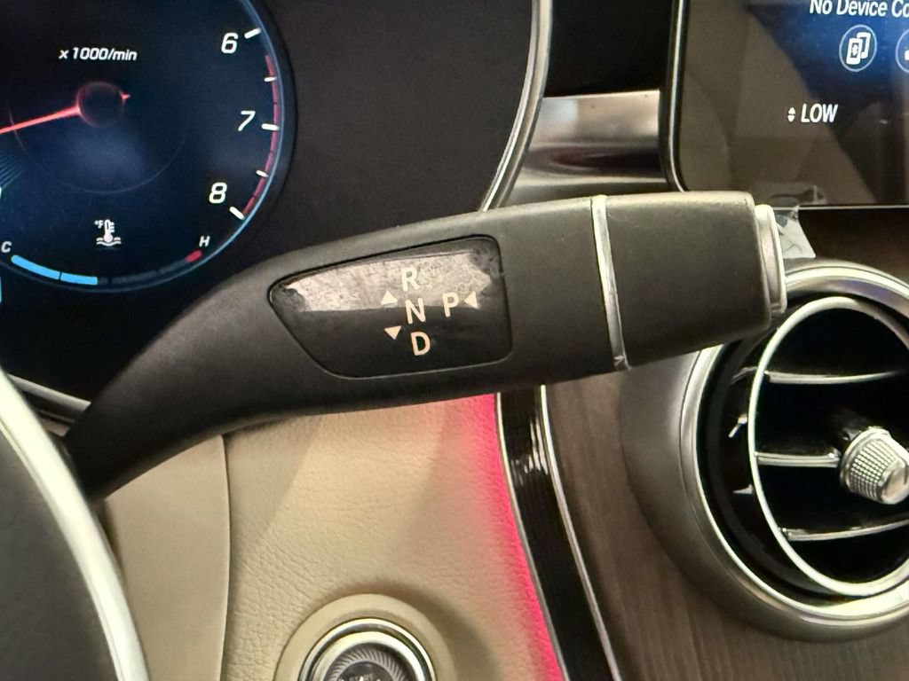 Used 2021 Mercedes-Benz GLC 300 4MATIC image 30