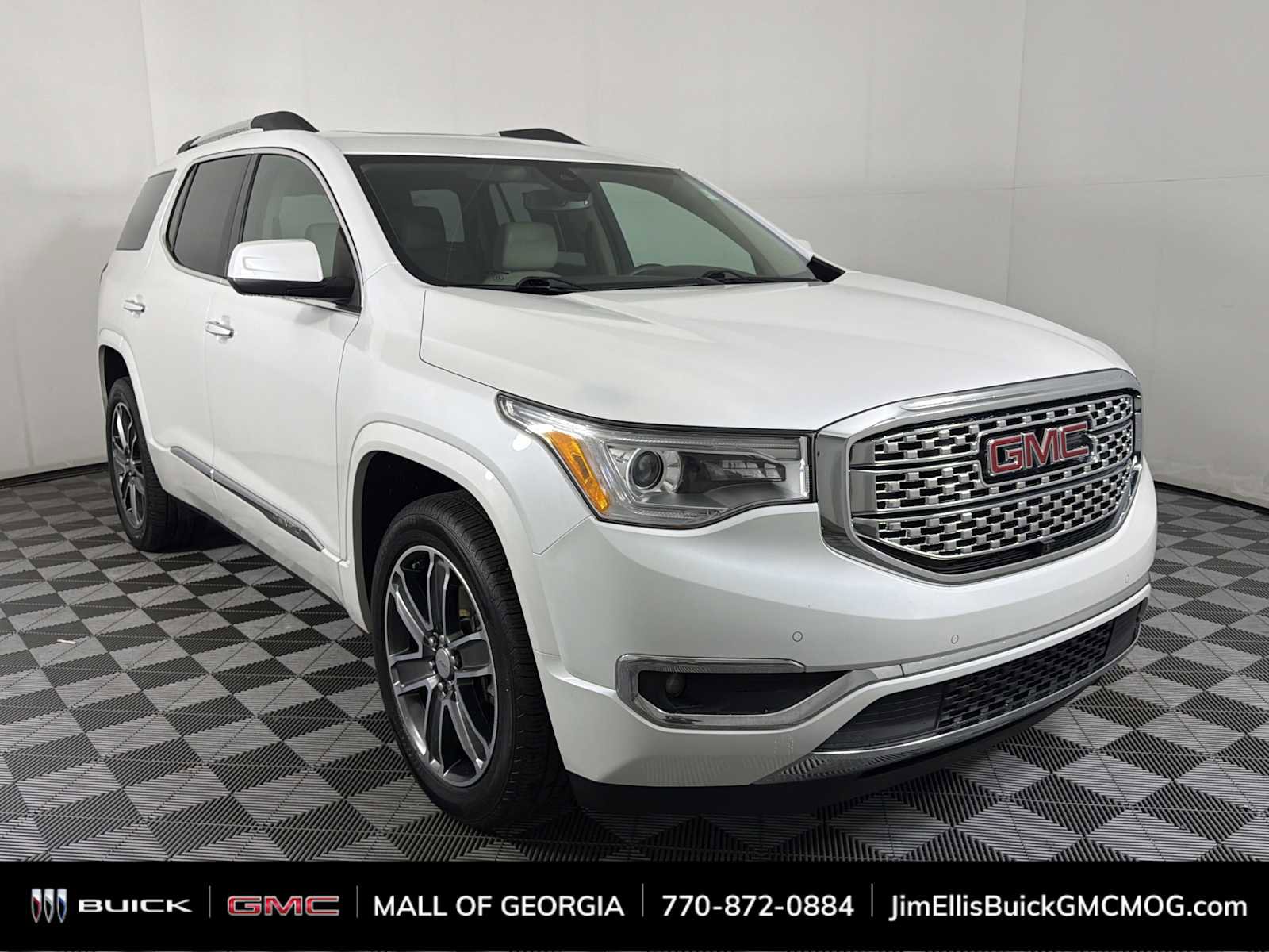Used 2018 GMC Acadia Denali w/ Technology Package image 1