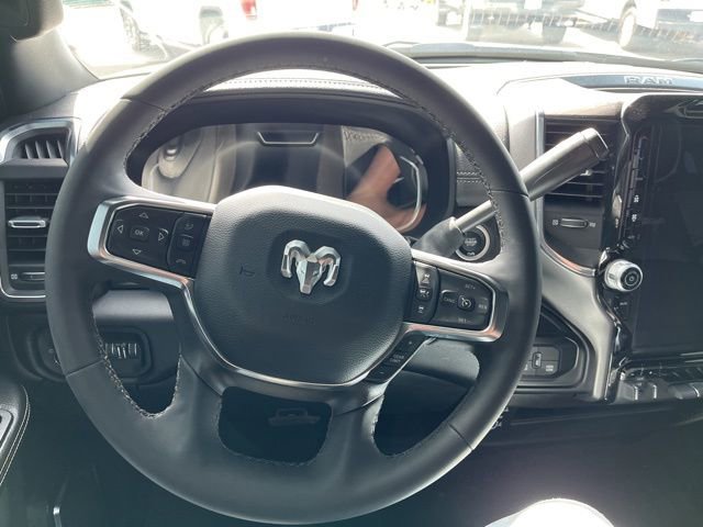 Used 2026 RAM 2500 Laramie AWD/4WD image 32