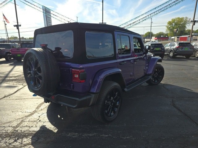 Used 2023 Jeep Wrangler Unlimited Sahara w/ Cold Weather Group image 7