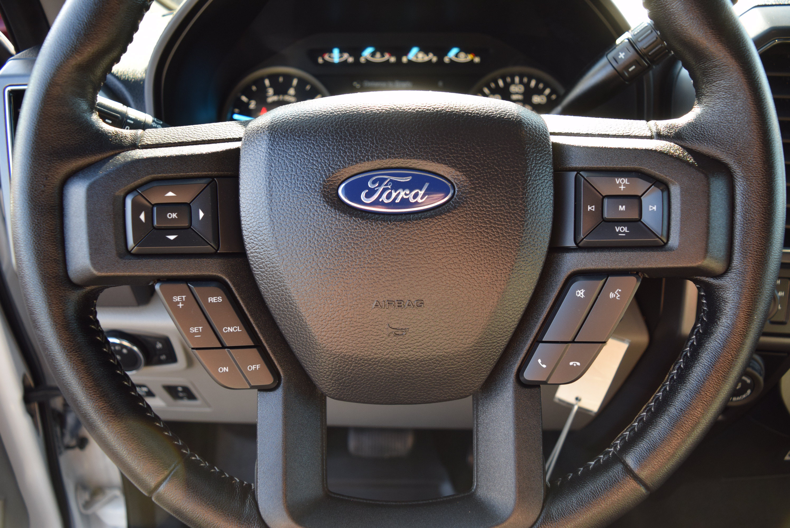 Used 2019 Ford F150 XLT w/ Equipment Group 302A Luxury AWD/4WD image 10