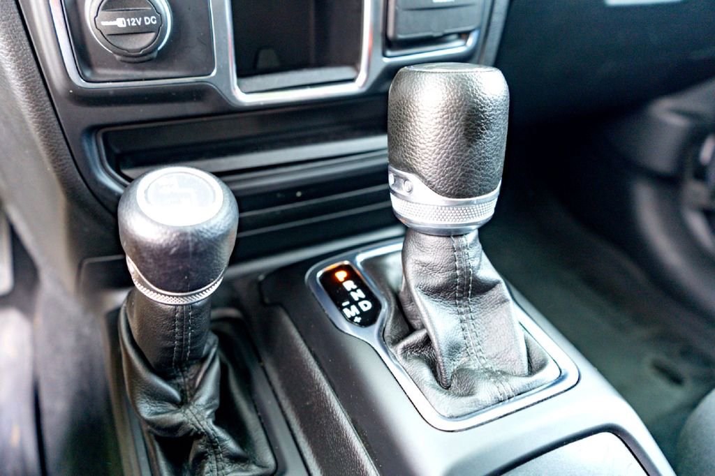 Used 2022 Jeep Gladiator Sport AWD/4WD image 17