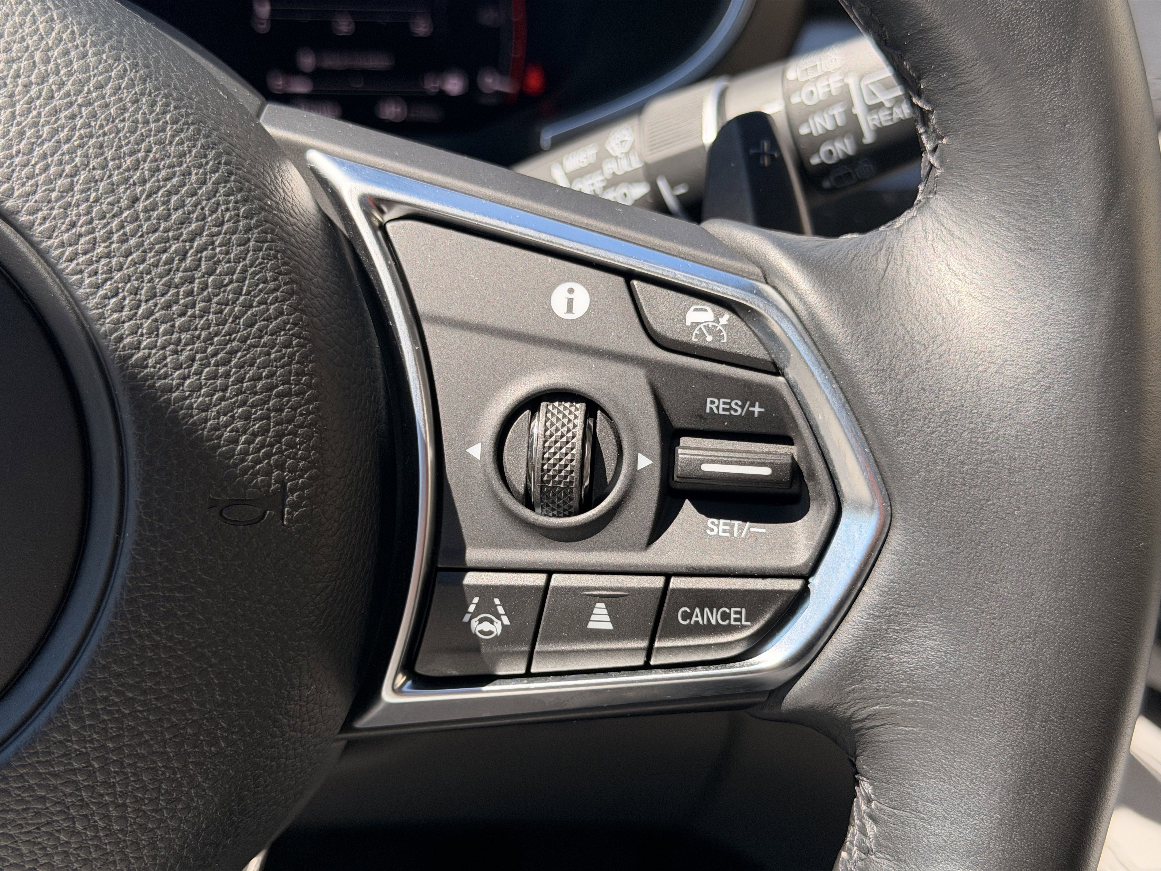 Used 2023 Acura MDX SH-AWD w/ Advance Package image 23