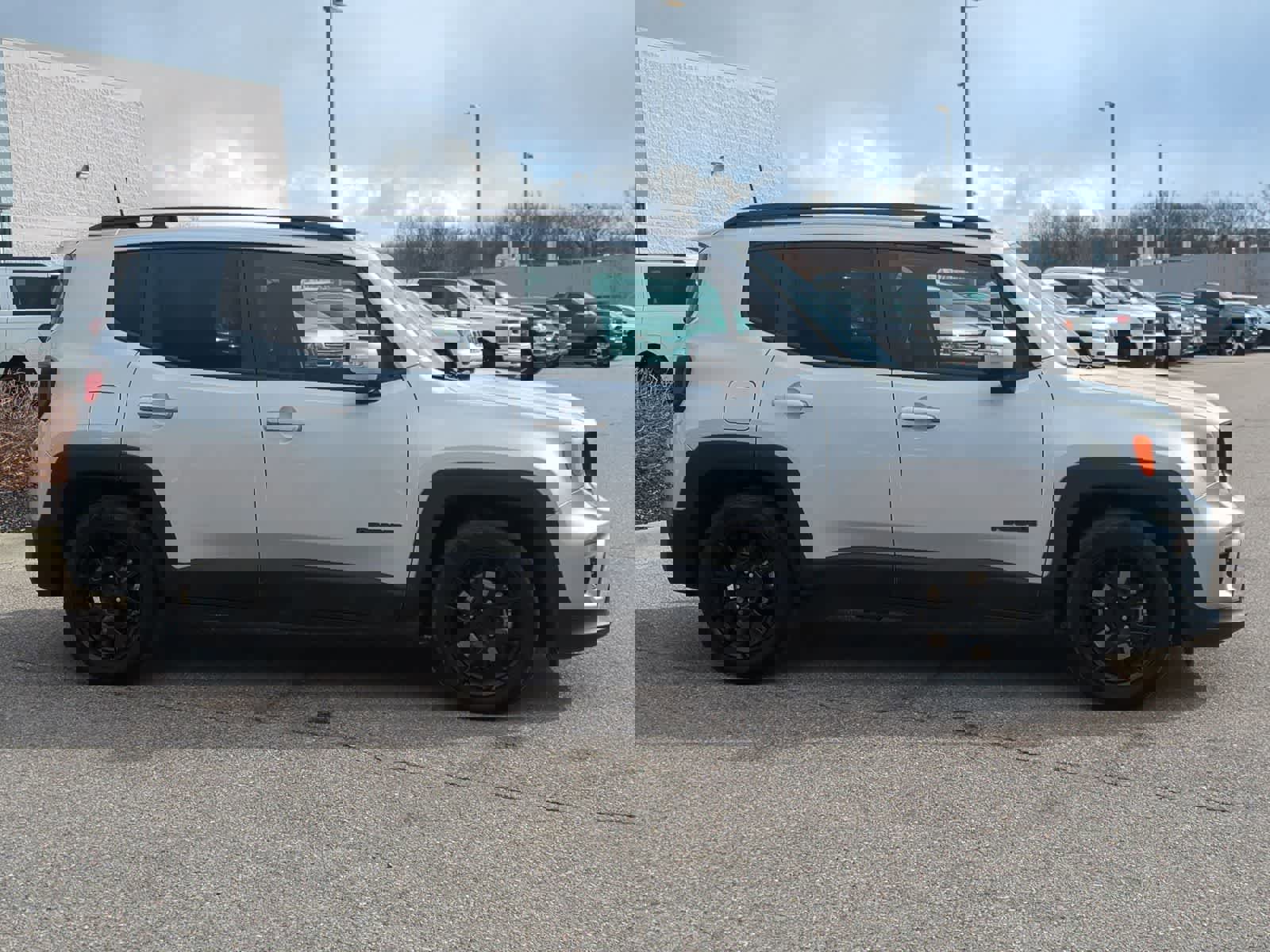 Used 2020 Jeep Renegade Altitude w/ UConnect 8.4 Nav Group image 9