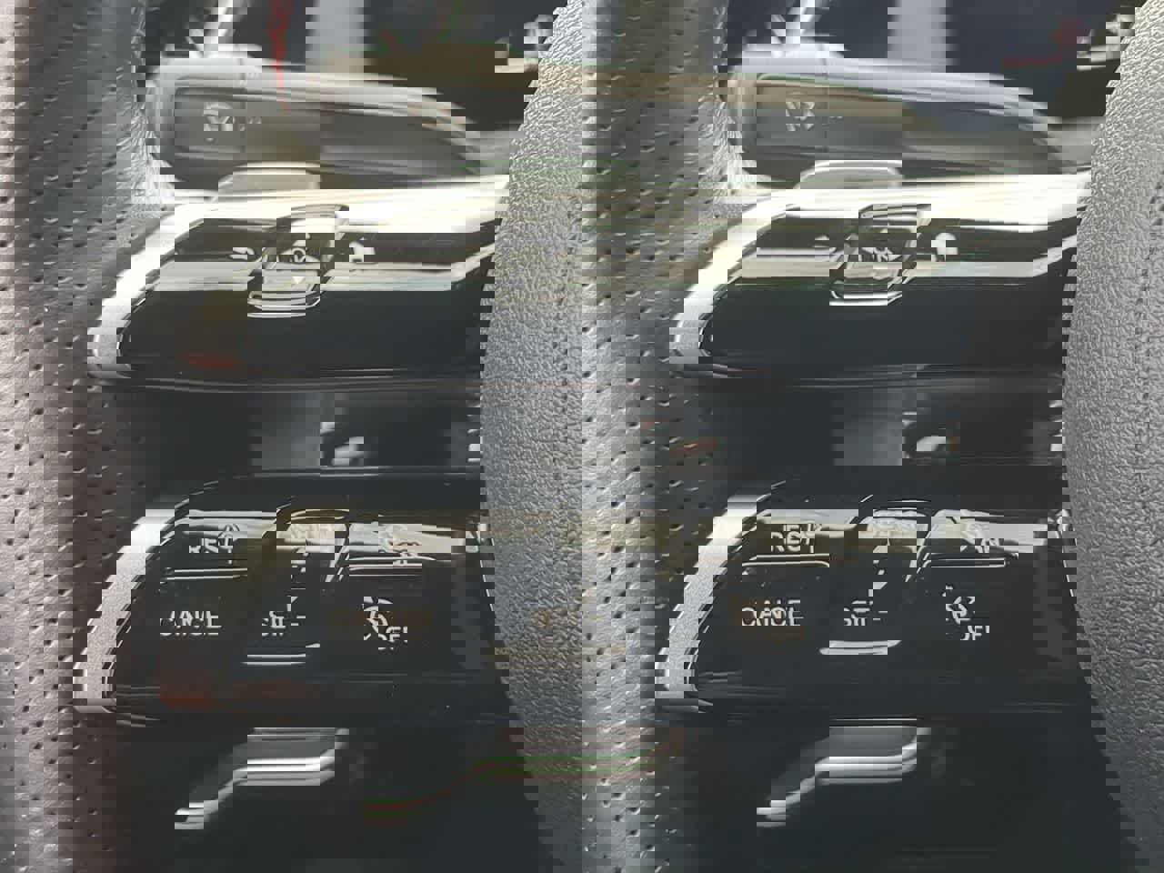 Used 2024 Mercedes-Benz CLA 250 image 25