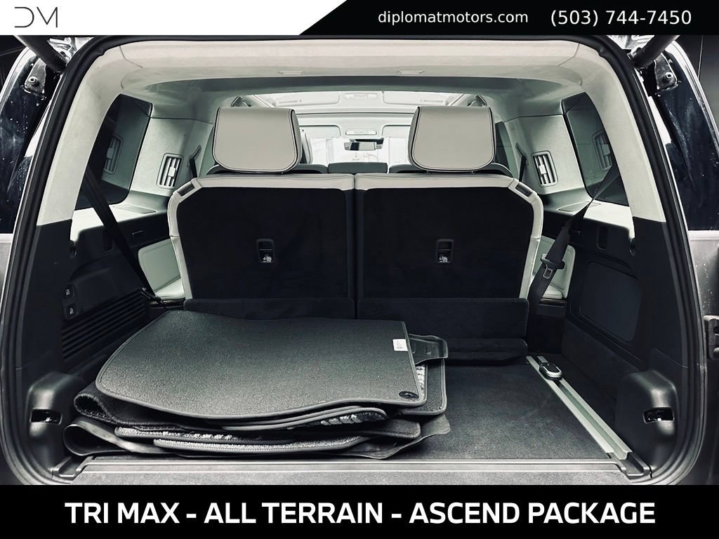 Used 2025 Rivian R1S Premium AWD/4WD image 47