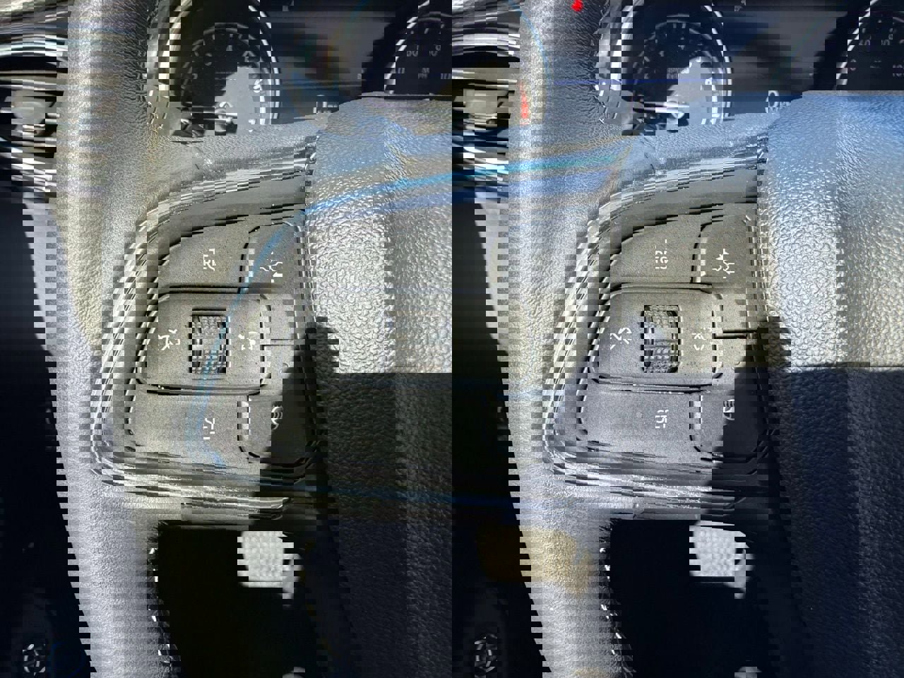 Used 2023 Buick Encore GX Essence w/ Experience Buick Package image 13