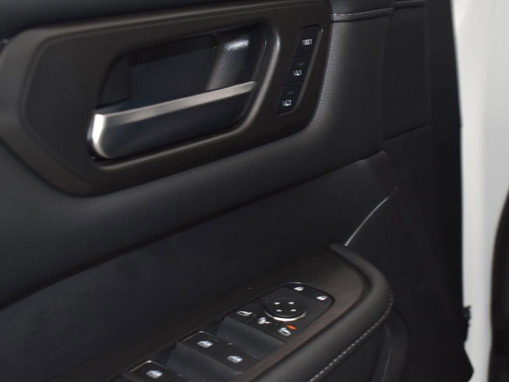 New 2026 Nissan Armada Platinum image 16