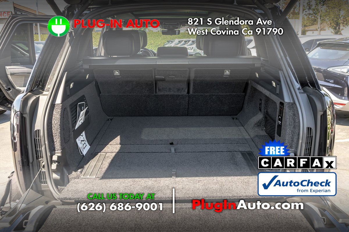 Used 2025 Land Rover Range Rover SV image 16