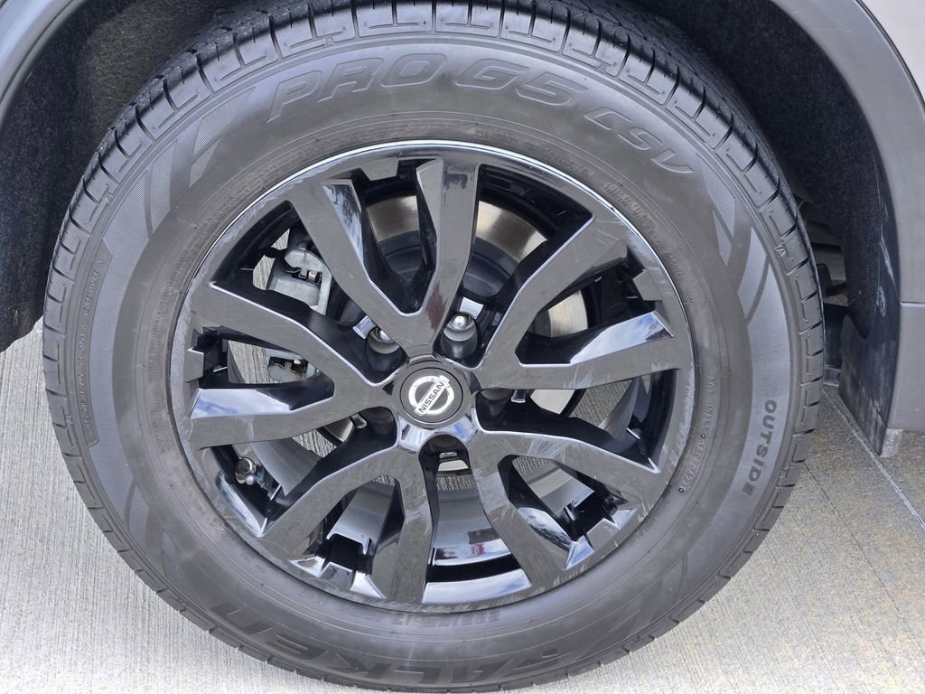 Used 2019 Nissan Rogue SV image 10