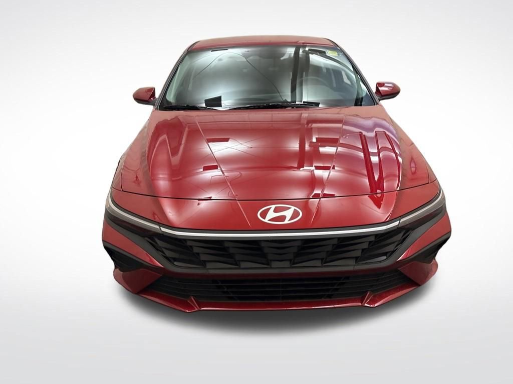 Certified 2026 Hyundai Elantra SE image 2