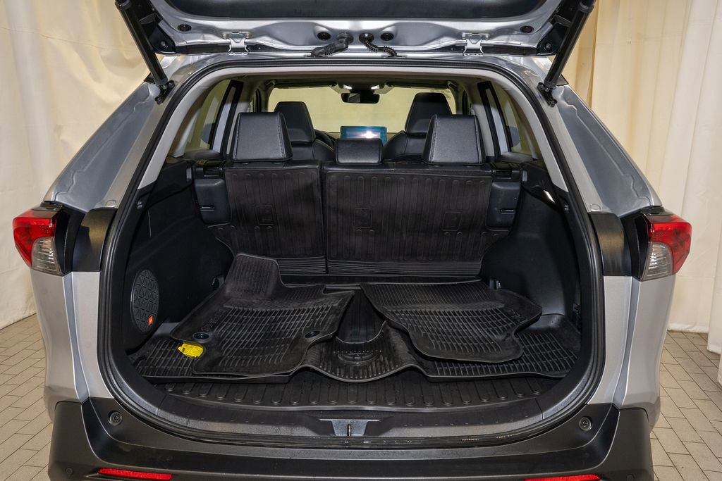 Used 2023 Toyota RAV4 Limited image 5