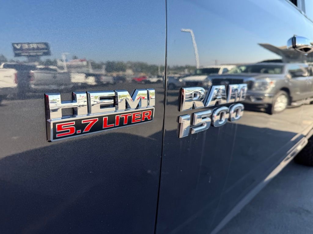 Used 2018 RAM 1500 Classic SLT AWD/4WD image 9