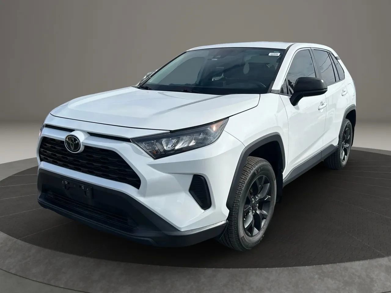 Used 2022 Toyota RAV4 LE image 14