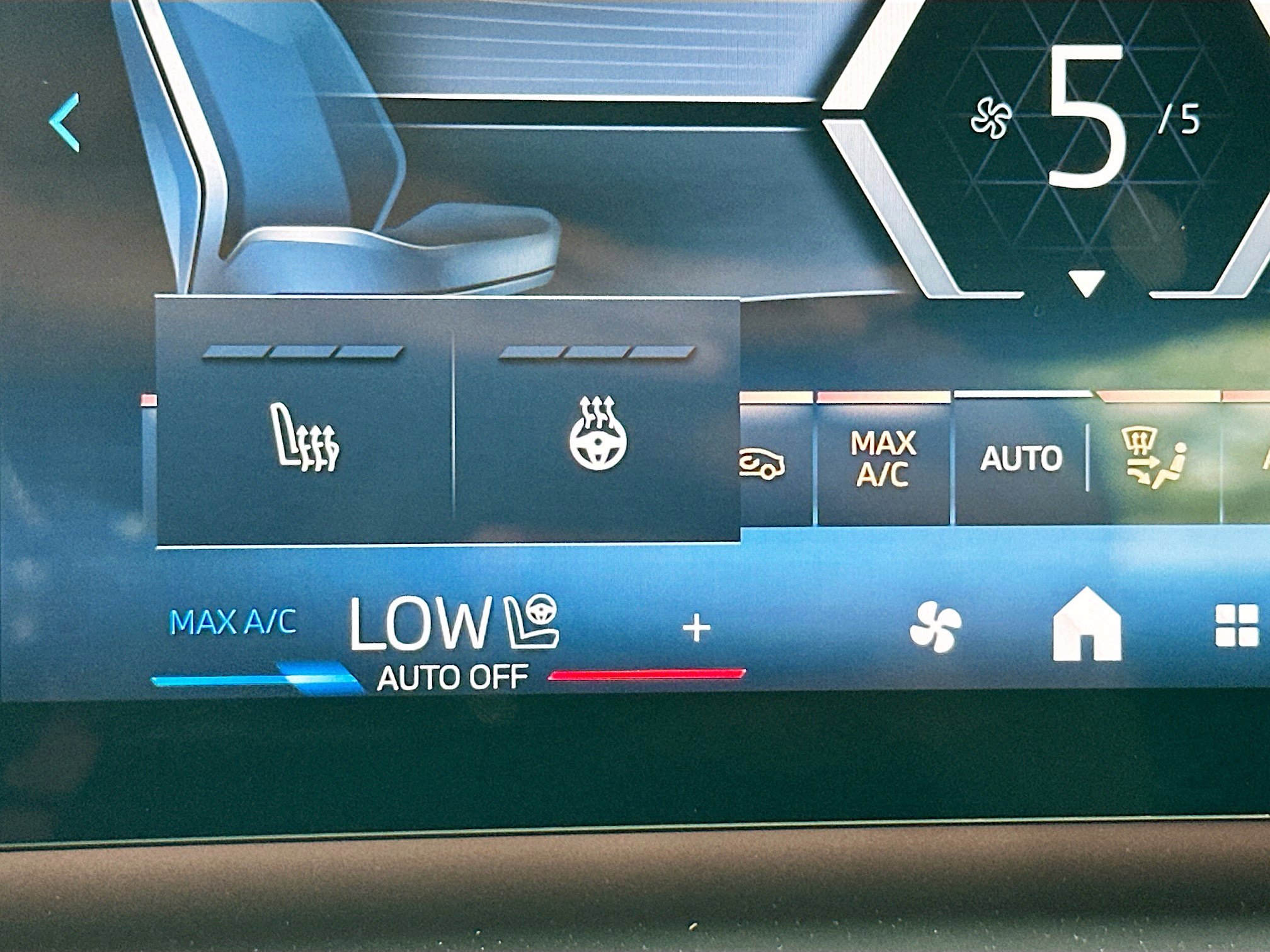 Certified 2025 BMW 228i xDrive AWD/4WD image 19
