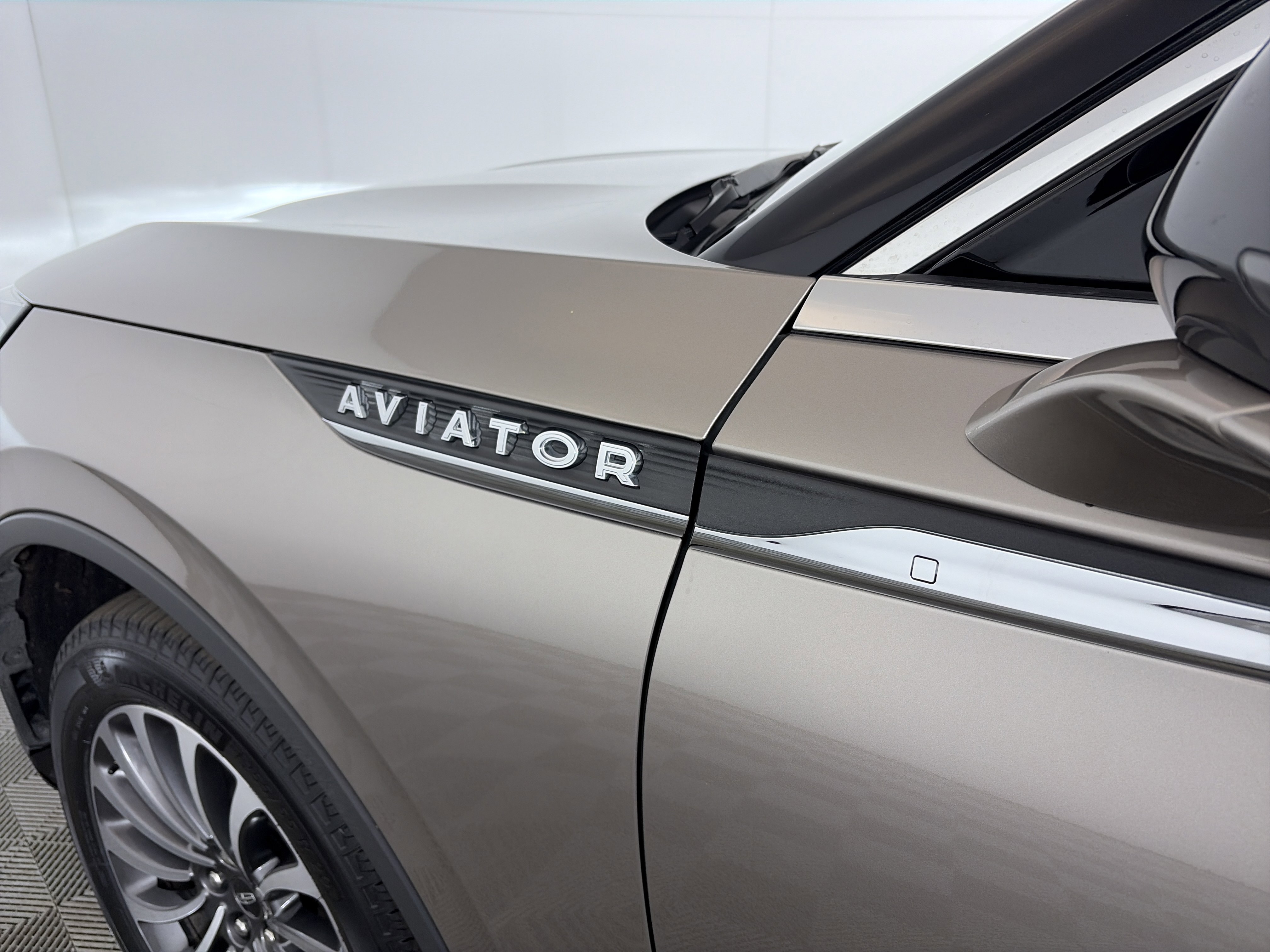 Used 2020 Lincoln Aviator Reserve w/ Equipment Group 201A image 19