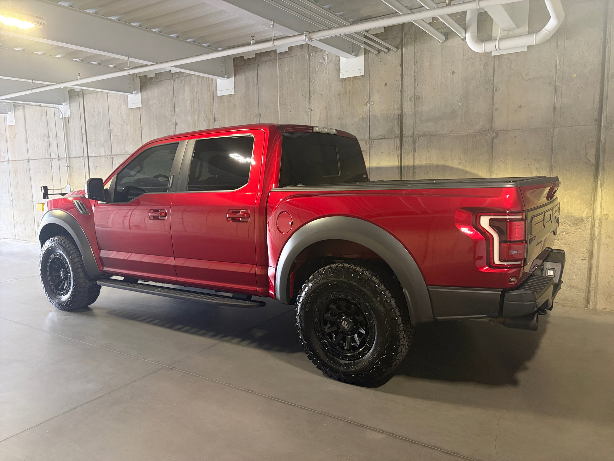 Used 2018 Ford F150 Raptor w/ Equipment Group 802A Luxury AWD/4WD image 3