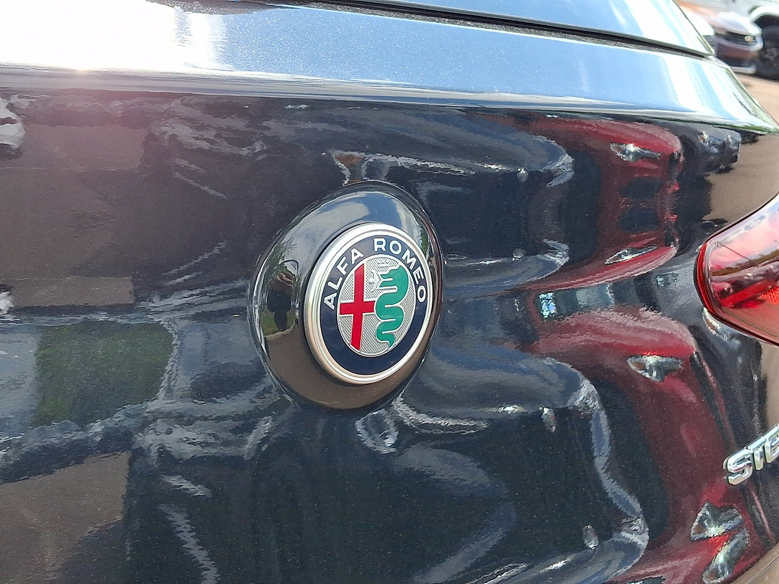 Used 2022 Alfa Romeo Stelvio Veloce AWD/4WD image 32
