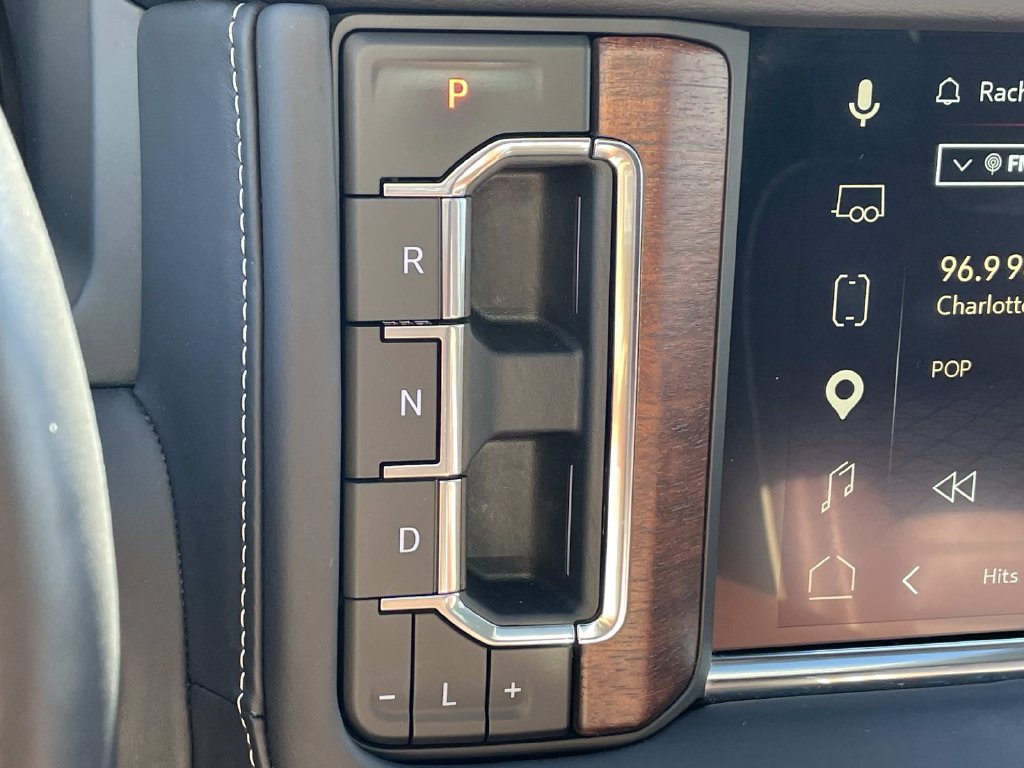 Used 2024 GMC Yukon Denali Ultimate AWD/4WD image 32