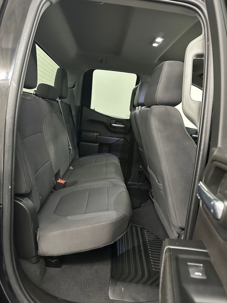 Used 2022 Chevrolet Silverado 1500 LT AWD/4WD image 30