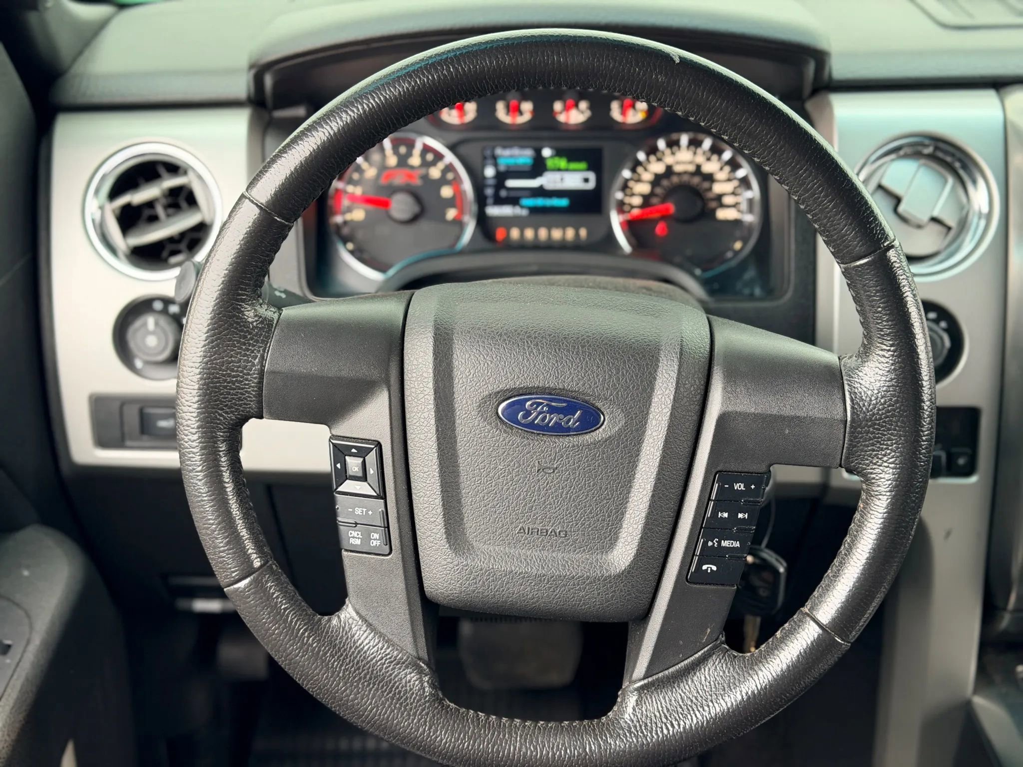 Used 2014 Ford F150 FX4 w/ Equipment Group 402A Luxury image 17