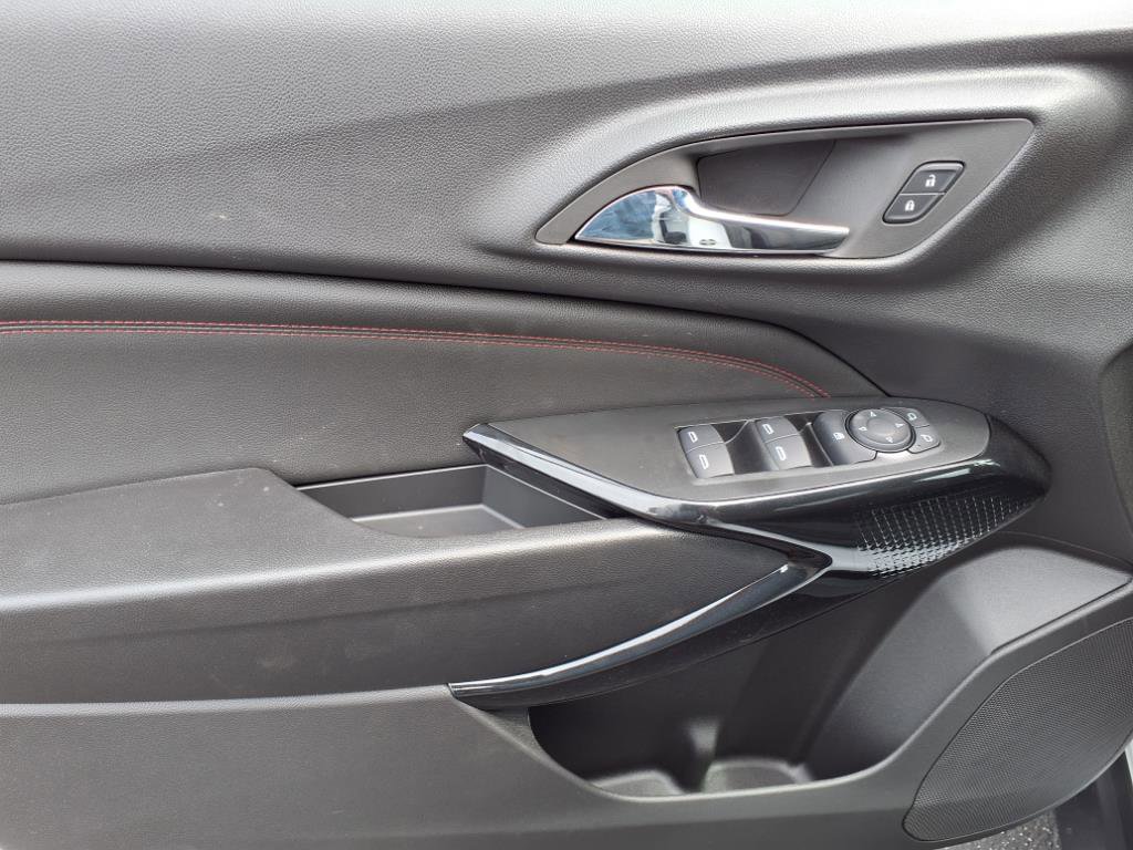 New 2025 Chevrolet Trax RS w/ Driver Confidence Package FWD image 10
