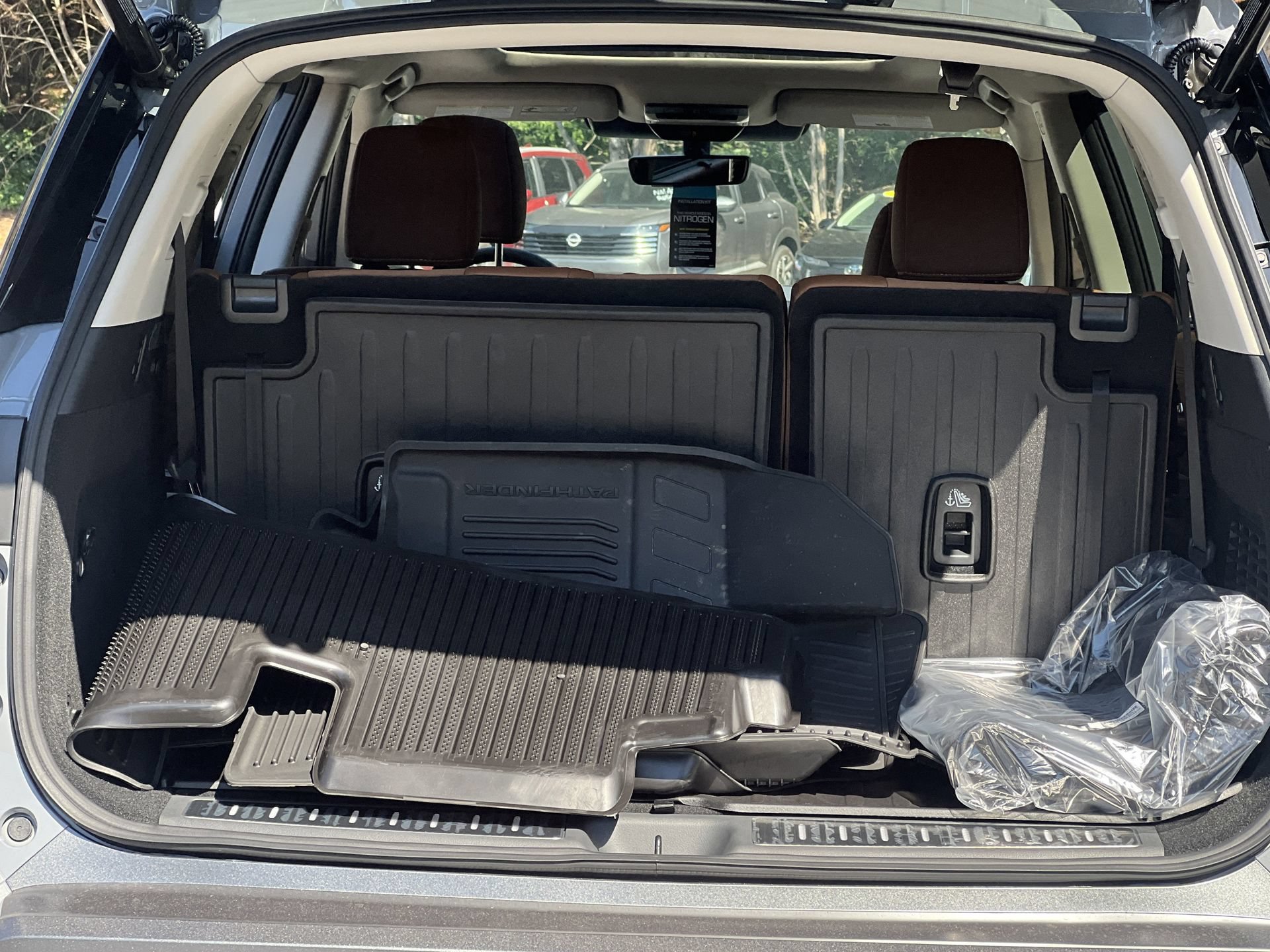 New 2026 Nissan Pathfinder Platinum w/ Accent Package FWD image 21