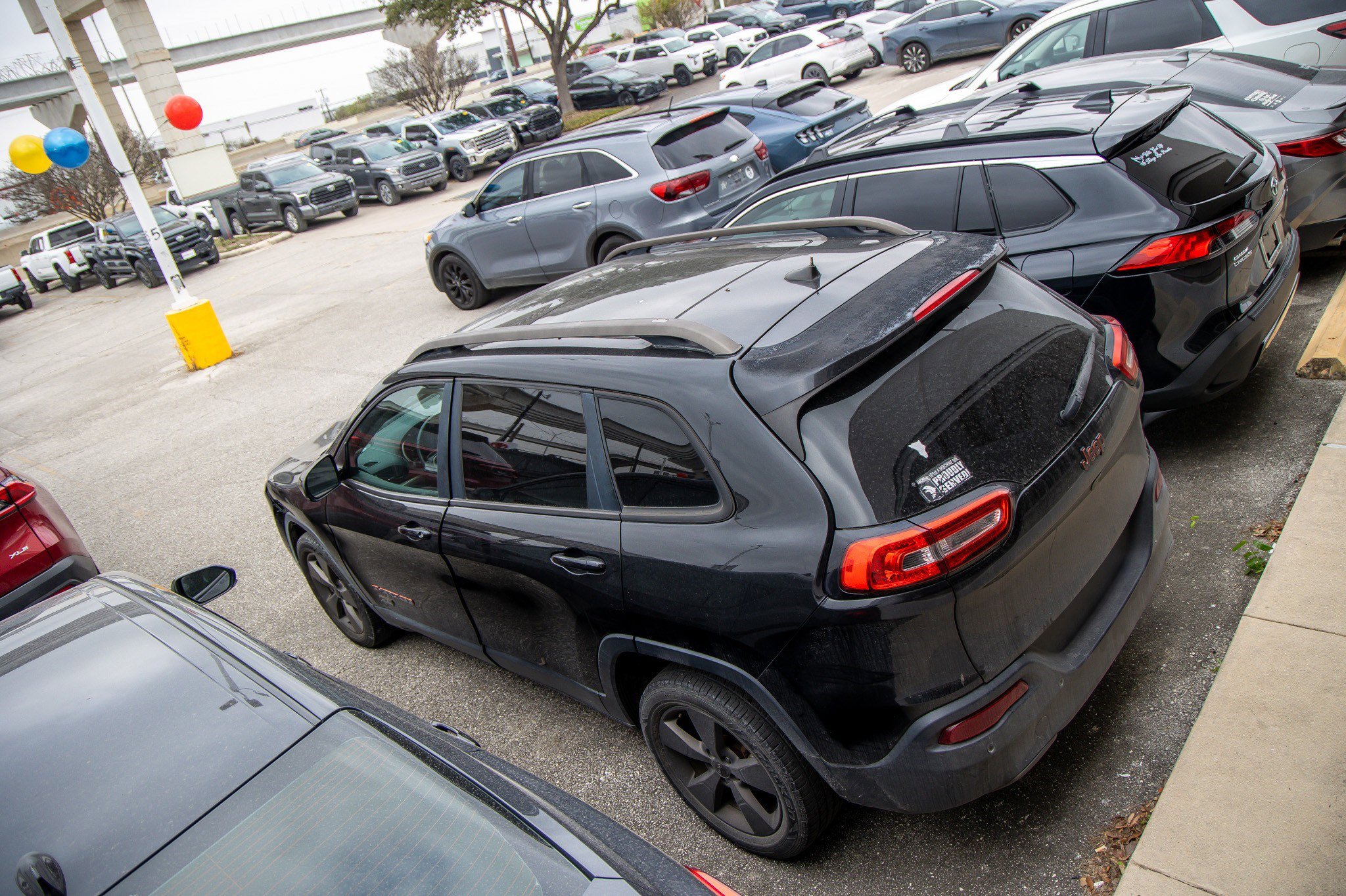 Used 2016 Jeep Cherokee 75th Anniversary image 10