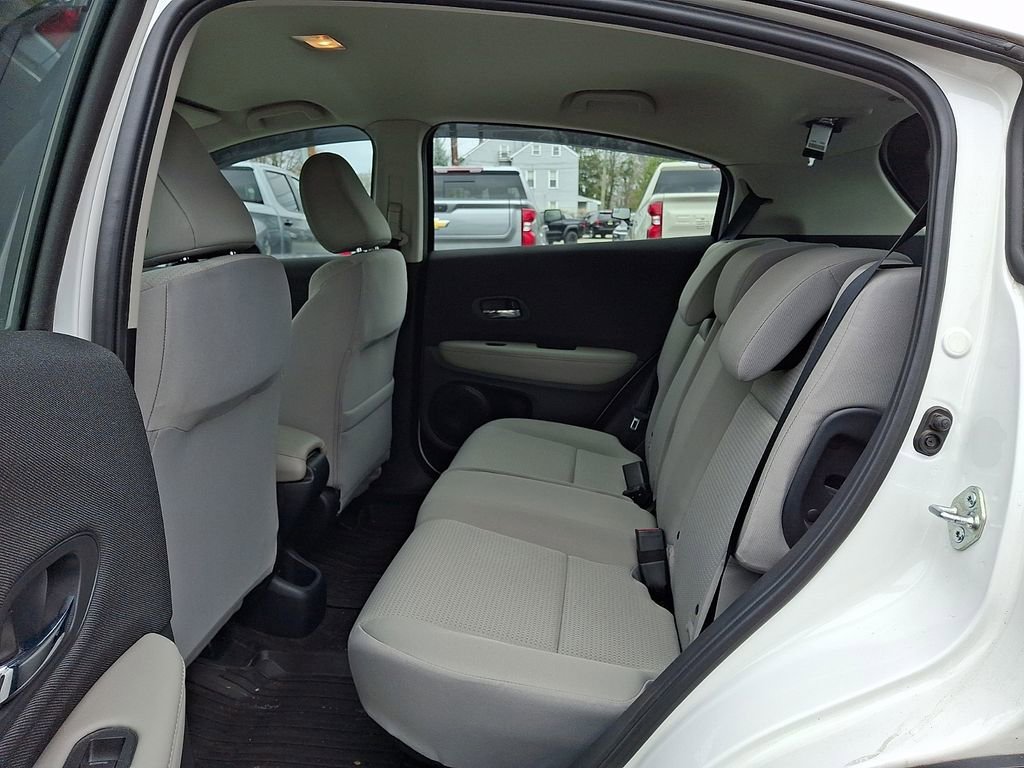 Used 2022 Honda HR-V LX image 9