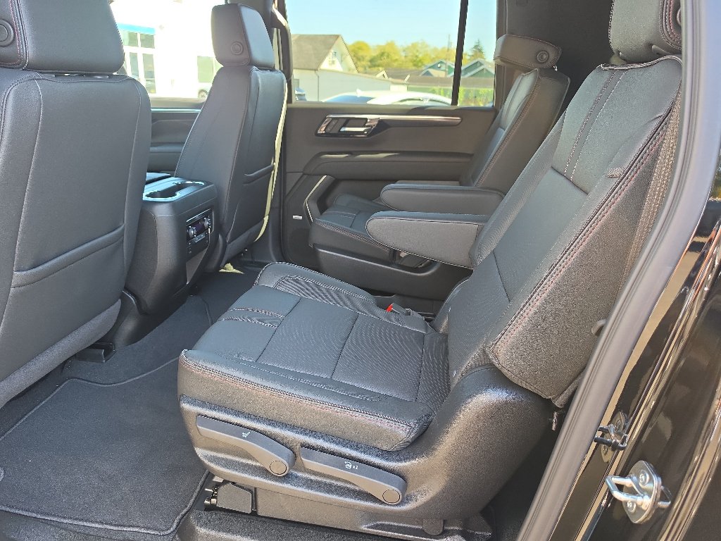 New 2026 Chevrolet Suburban RST w/ RST Capability Package AWD/4WD image 19